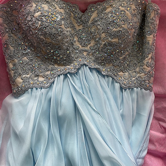 Gorgeous Perfect Condition Strapless Prom Dress - Picture 2 of 8